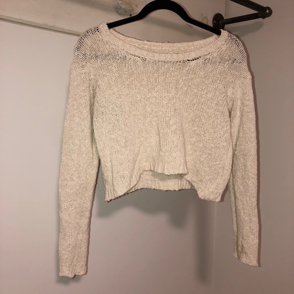 Brandy Melville Cropped Sweater - Picture 3 of 3